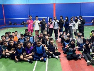 BADMINTON