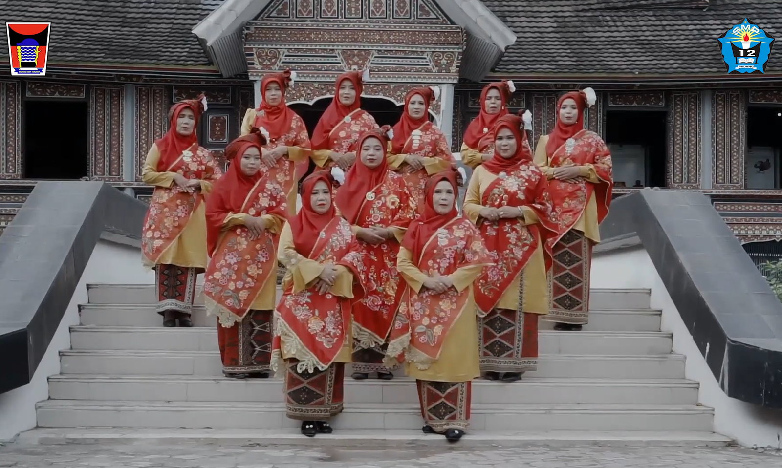 Lagu Indonesia Raya dan Mars Kota Padang